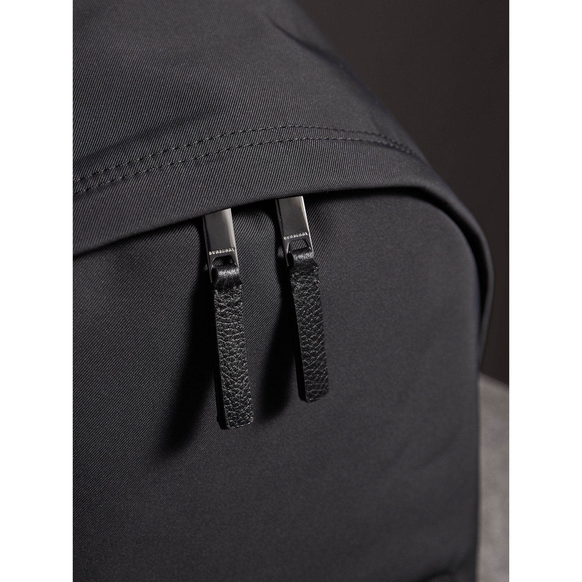 BLACK Sac à dos en tissu technique avec détails en cuir