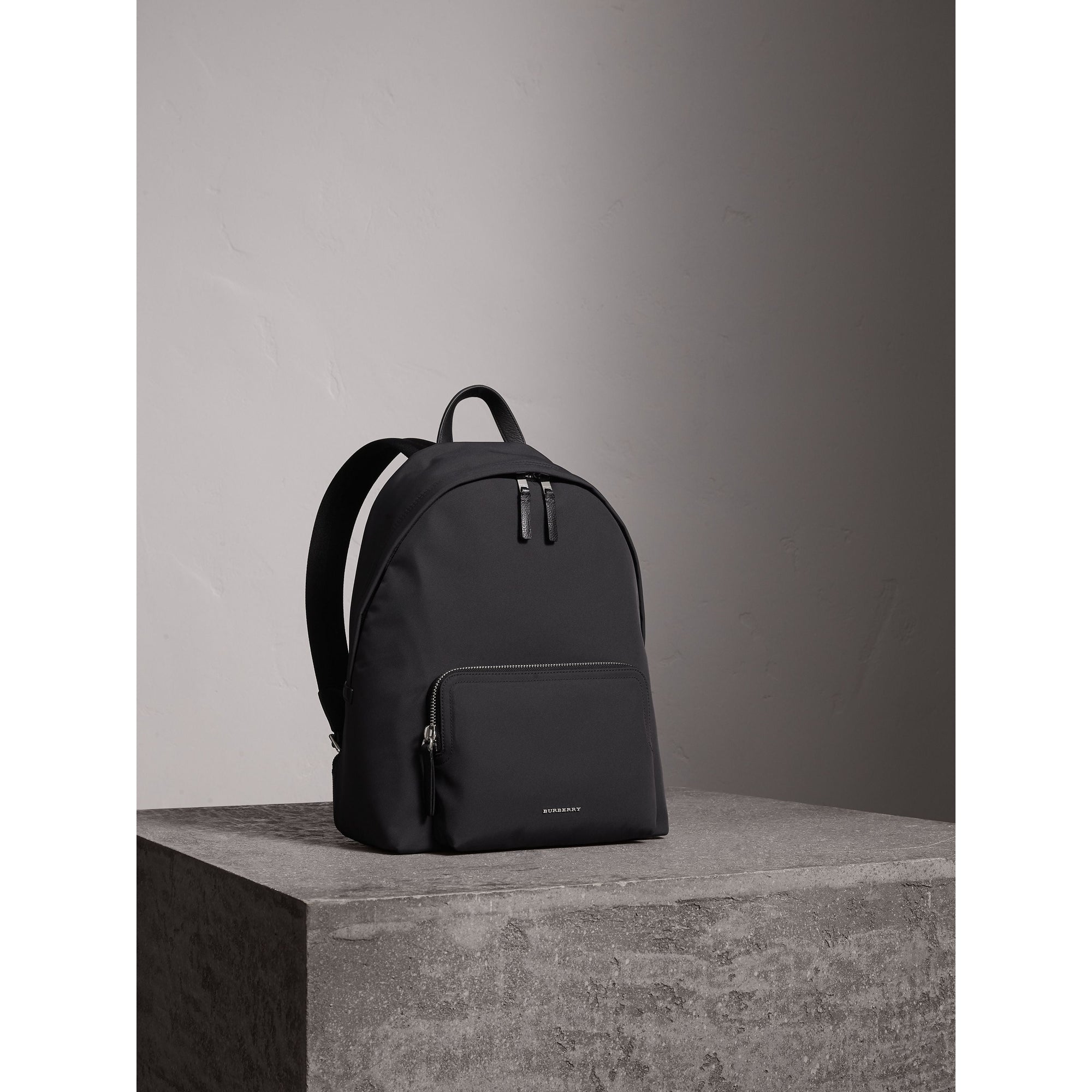BLACK Sac à dos en tissu technique avec détails en cuir