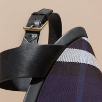 INDIGO BLUE Sandales à plateforme en cuir House check et cuir velours de veau