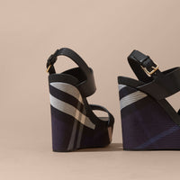 INDIGO BLUE Sandales à plateforme en cuir House check et cuir velours de veau