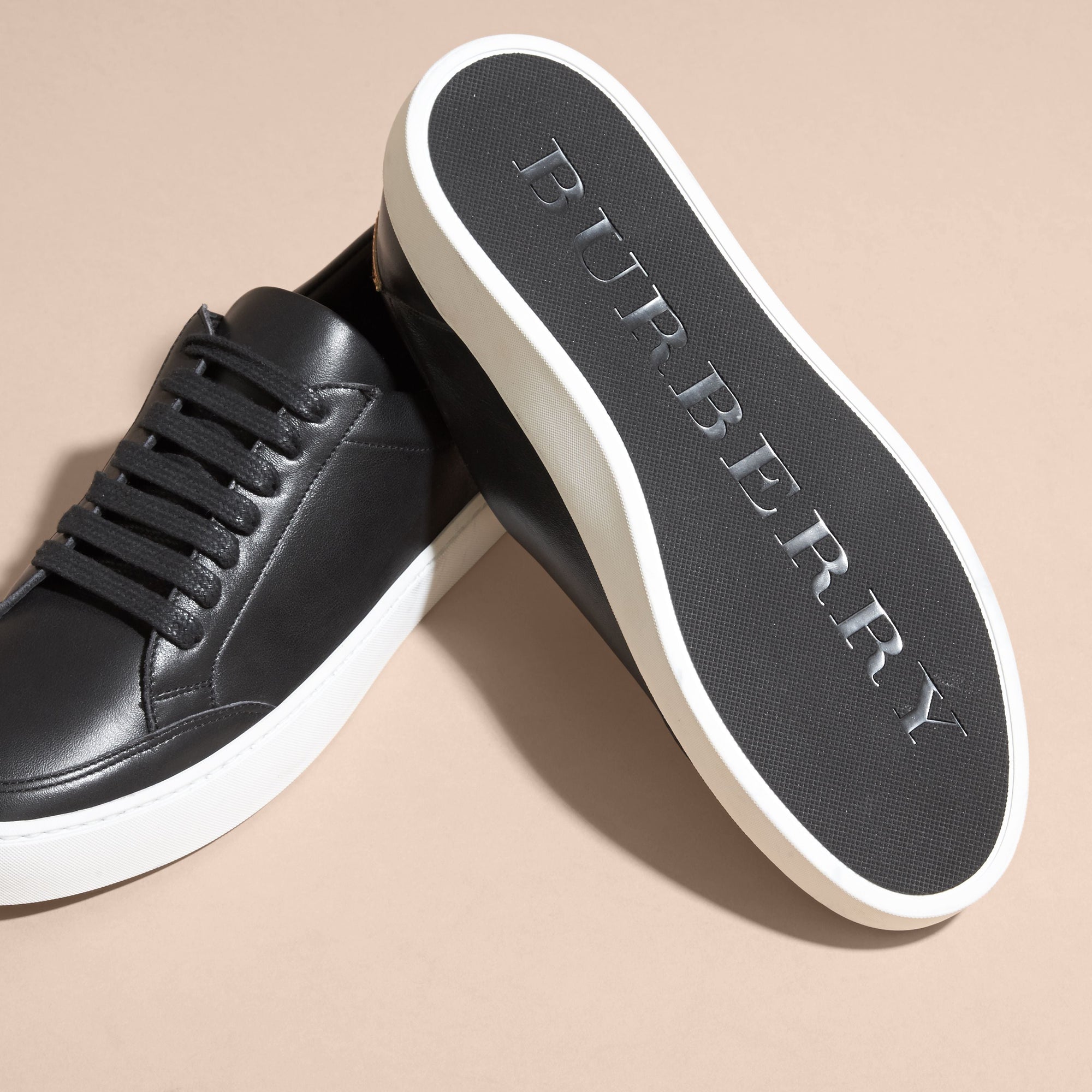 ANTIQUE GOLD/BLACK Sneakers en cuir avec détail métallisé