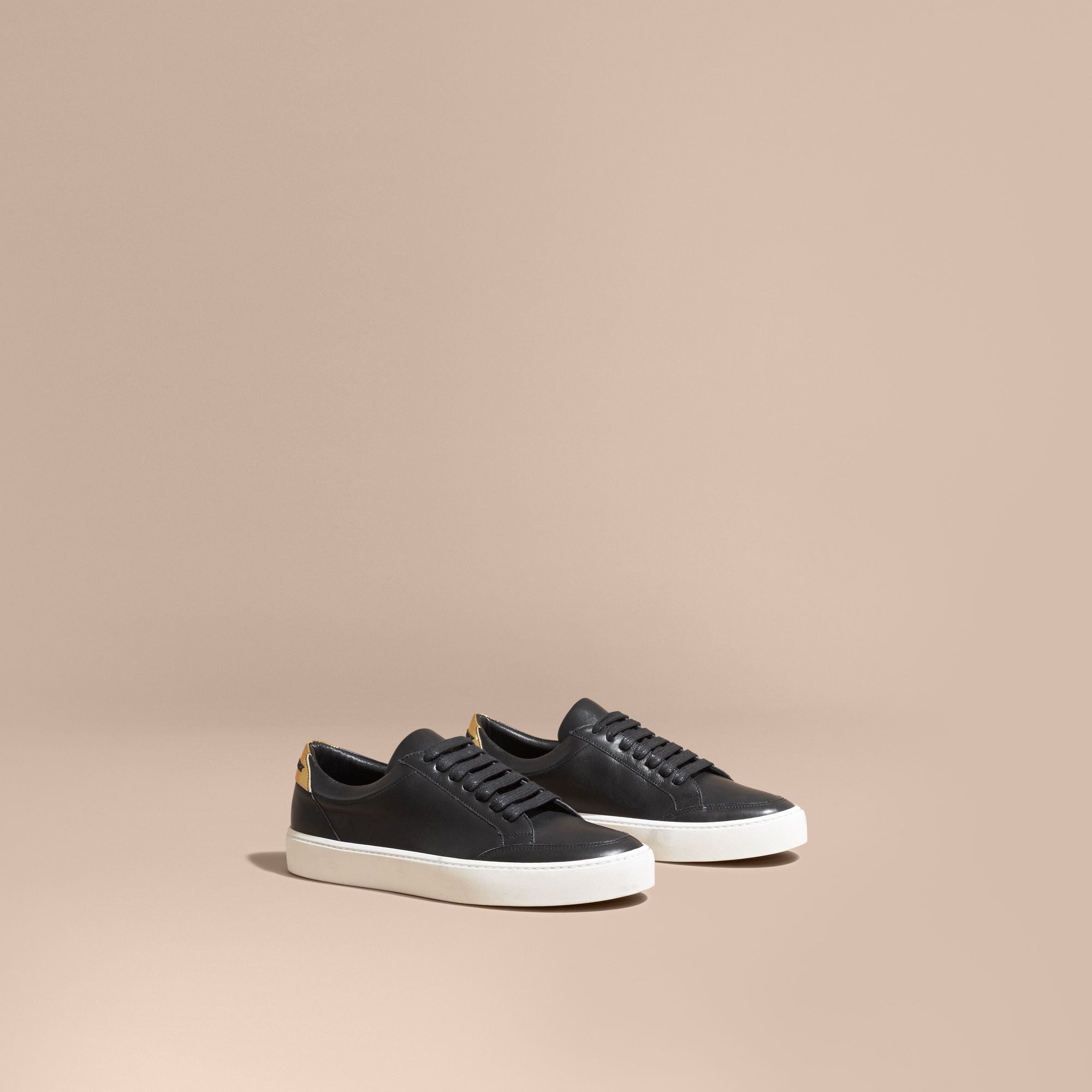 ANTIQUE GOLD/BLACK Sneakers en cuir avec détail métallisé