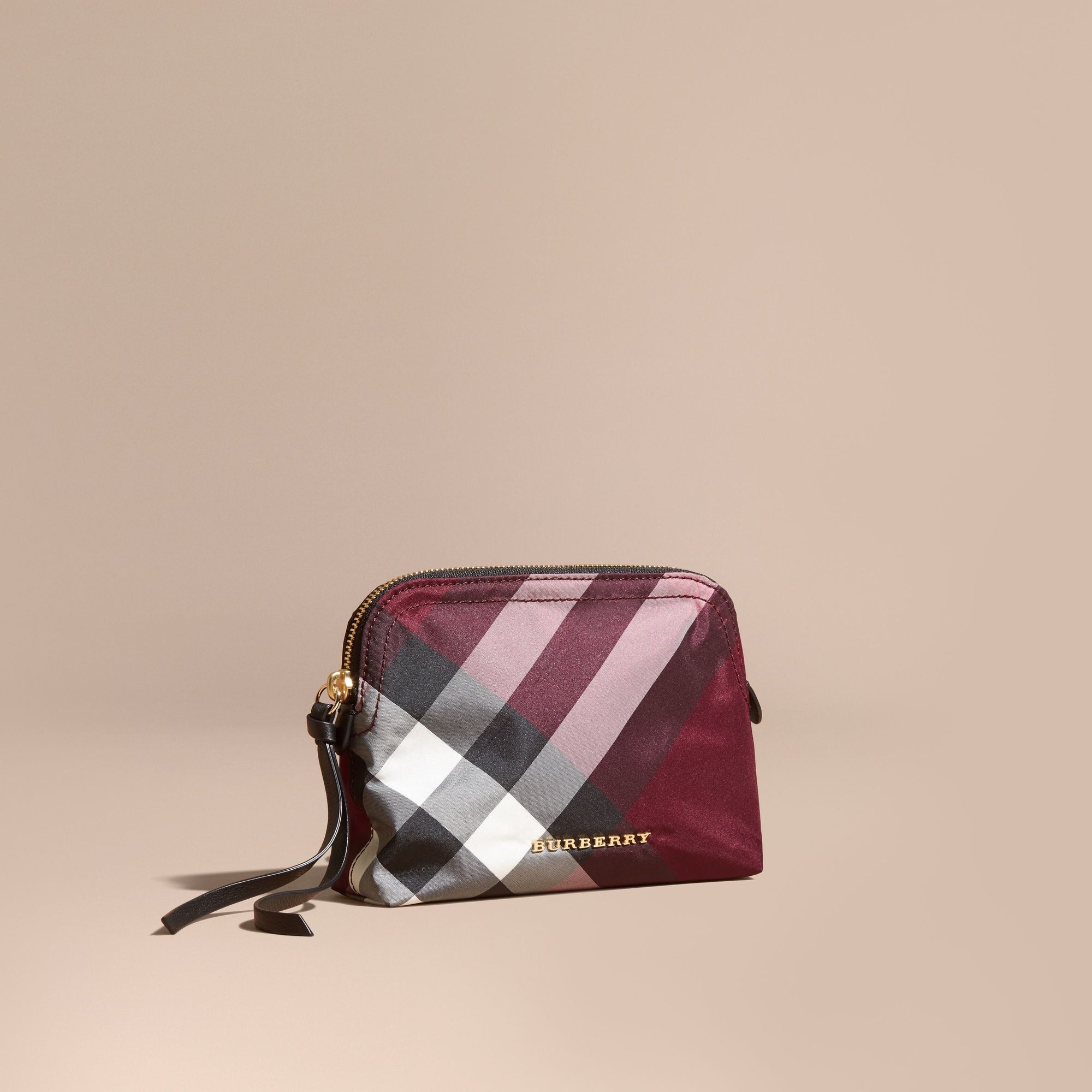 PLUM Pochette medium zippée en tissu technique à motif check