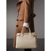 LIMESTONE Sac The Banner medium en cuir avec appliqués ton sur ton