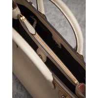 LIMESTONE Sac The Banner medium en cuir avec appliqués ton sur ton