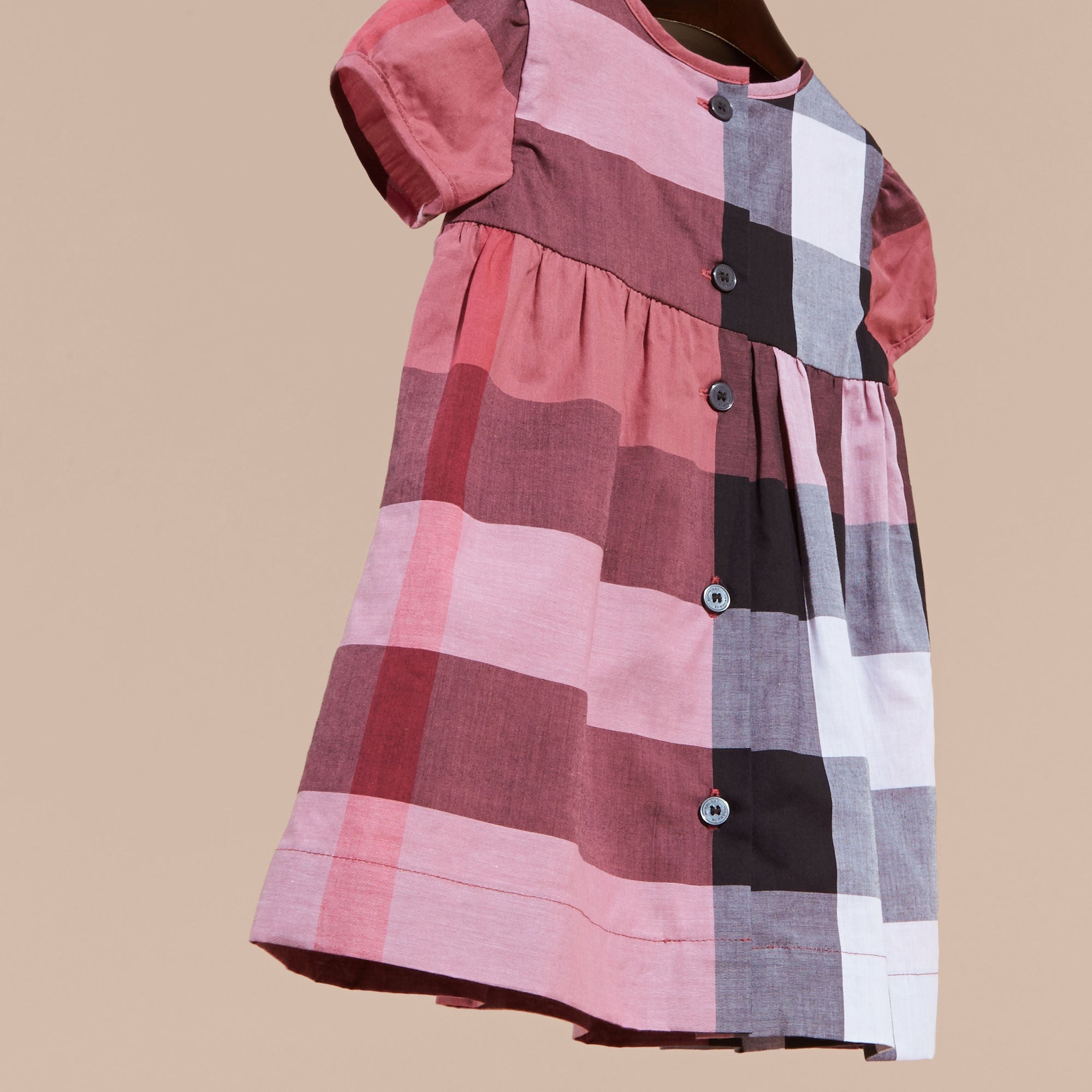 PINK AZALEA Robe en voile de coton à motif check avec mancherons