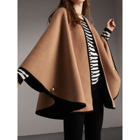 CAMEL/BLACK Cape en laine et cachemire de style militaire