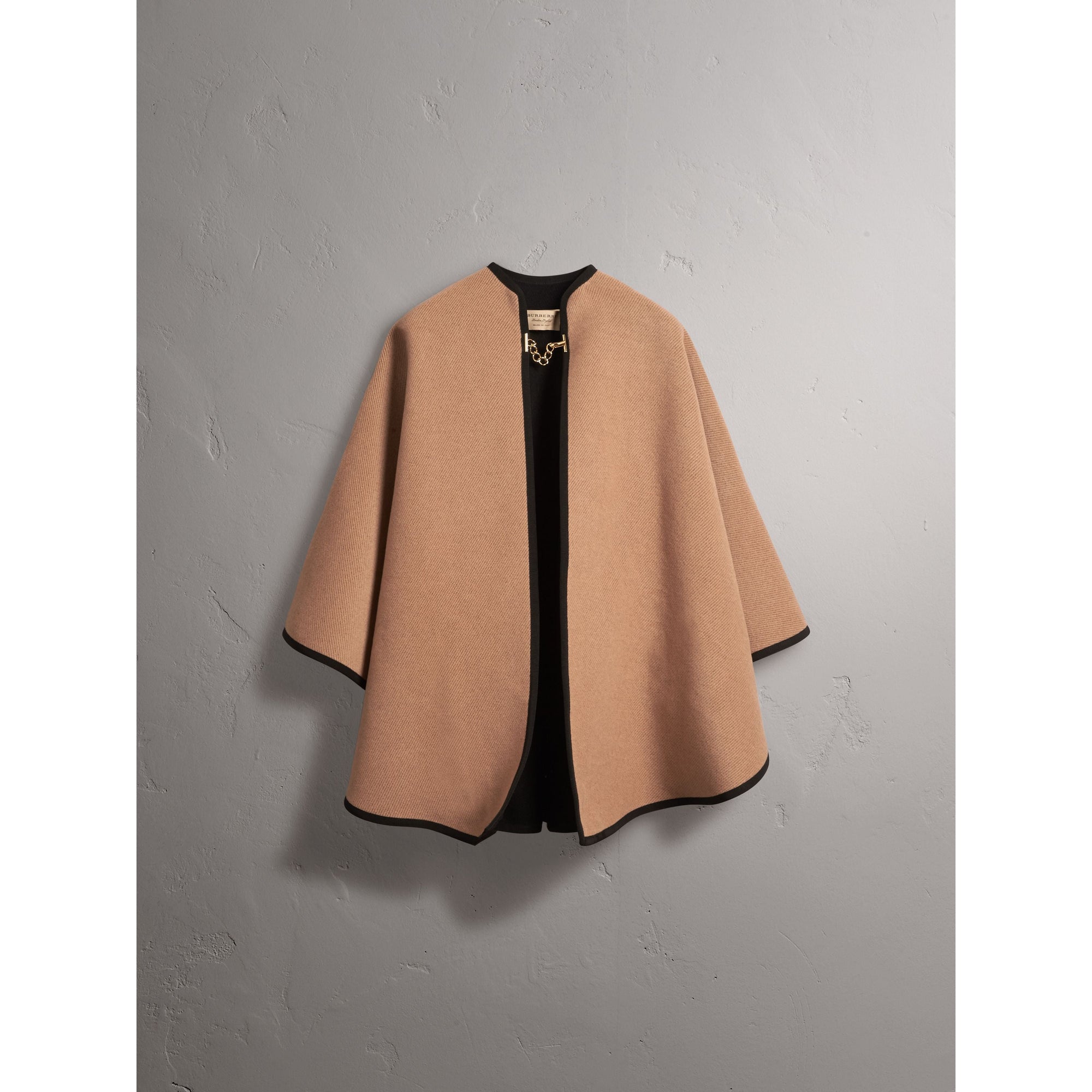 CAMEL/BLACK Cape en laine et cachemire de style militaire