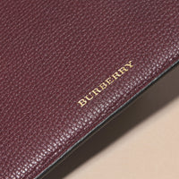 WINE Pochette zippée en cuir grainé et tissu House check