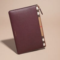 WINE Pochette zippée en cuir grainé et tissu House check