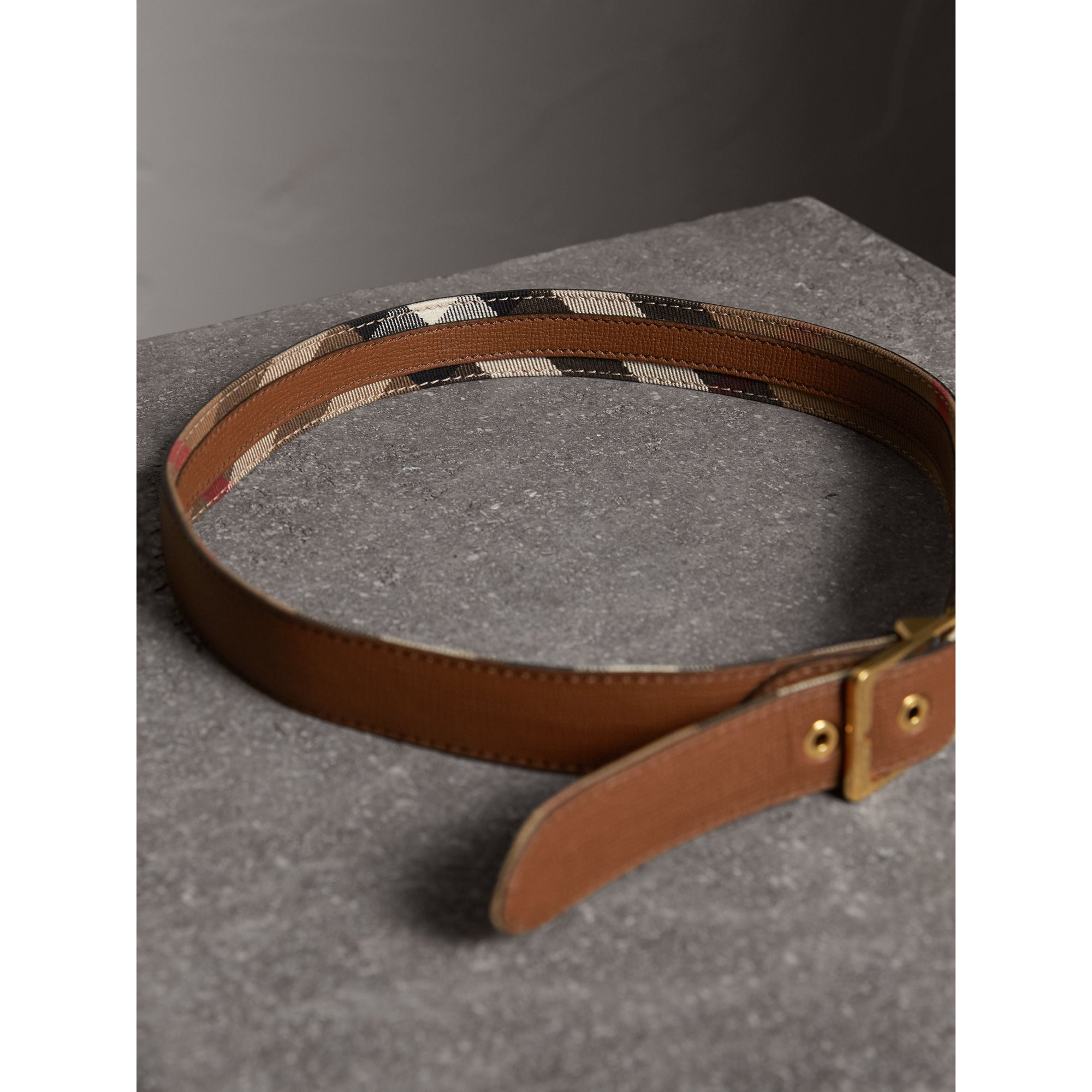 CAMEL/TAN Ceinture en tissu House check et cuir grainé