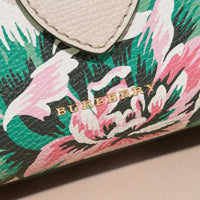 NATURAL/EMERLD GREEN Petit sac tote The Buckle en cuir avec imprimé à pivoines roses