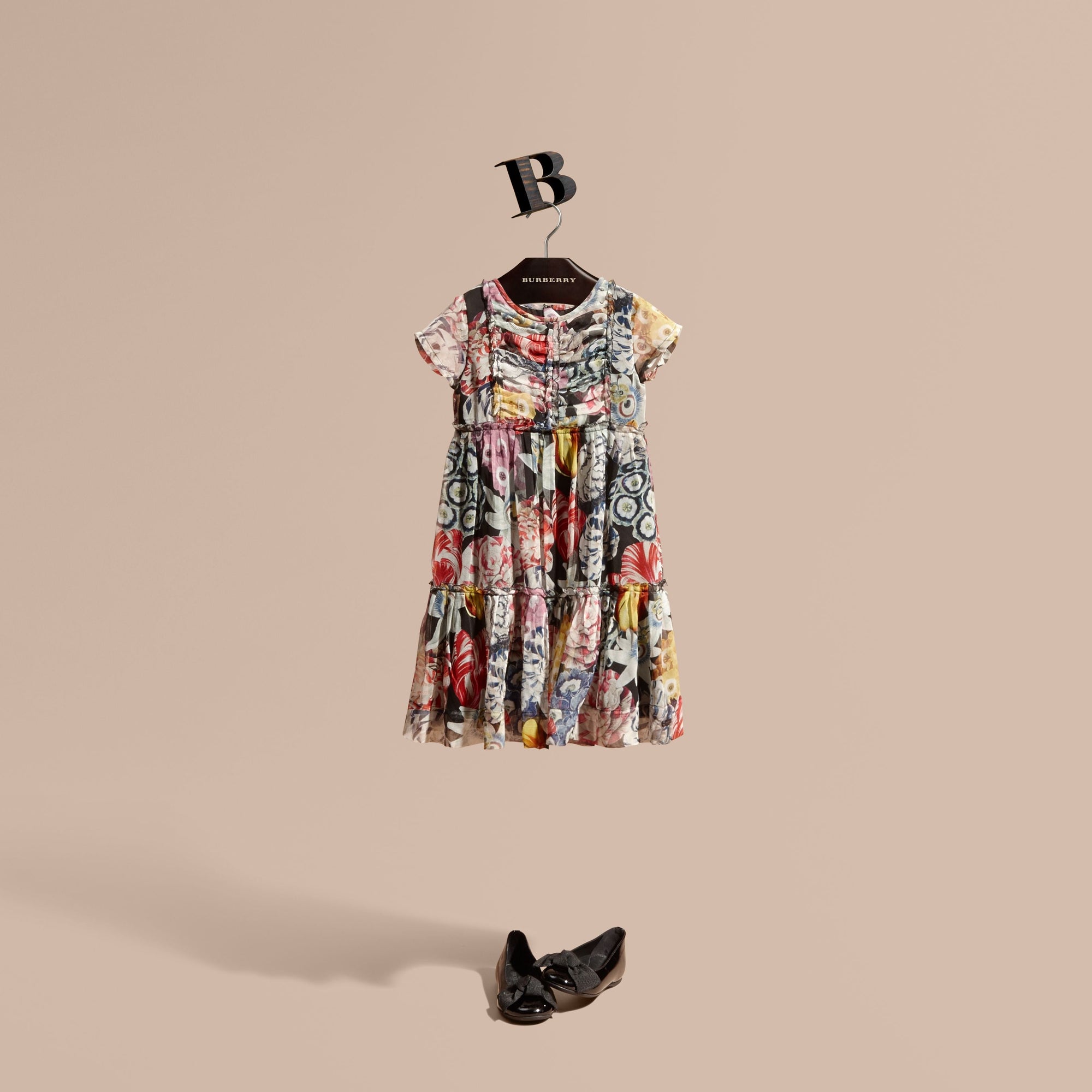 BLACK Robe en soie ruchée à imprimé floral arty