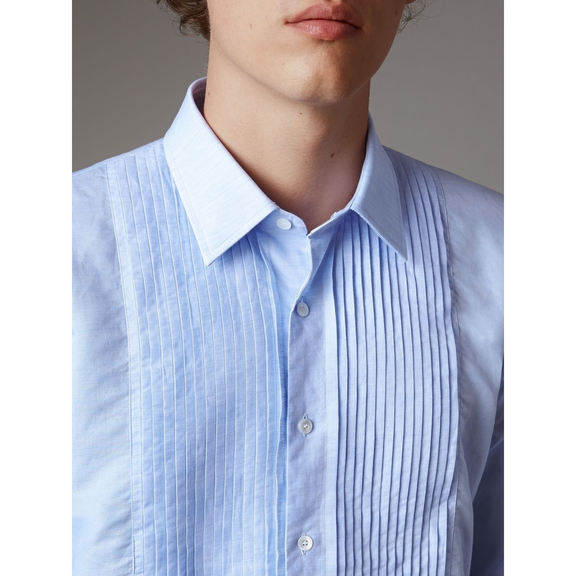 PALE BLUE Chemise habillée de coupe moderne en lin et coton