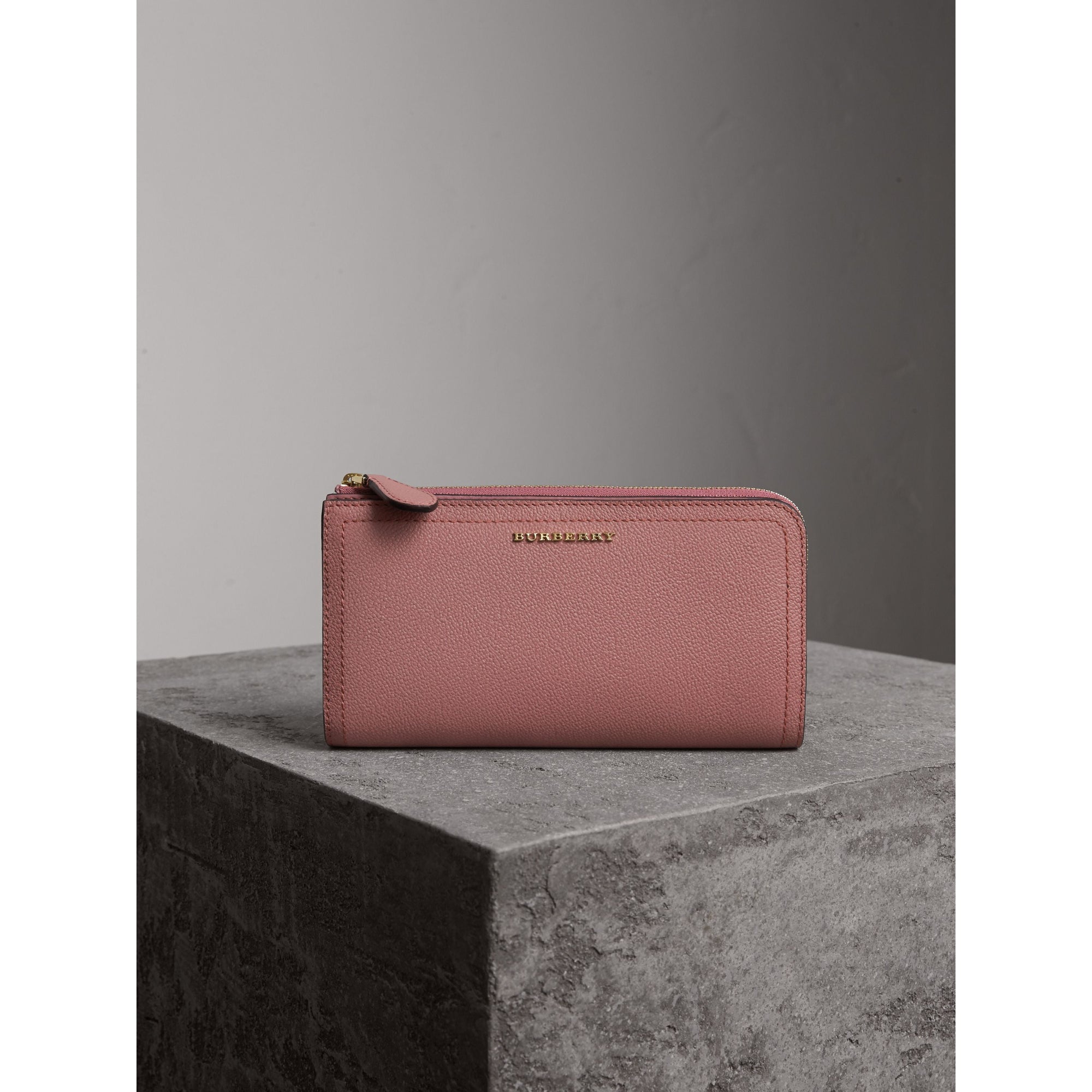 DUSTY PINK Portefeuille zippé en cuir grainé