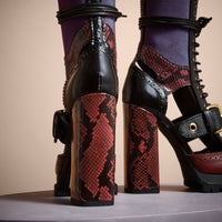 GARNET PINK Bottines à plateforme en cuir et peau de serpent avec découpes