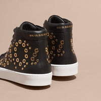 BLACK Sneakers montantes en cuir avec détails cloutés et œillets