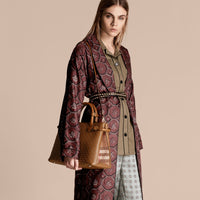 TAN Sac The Banner medium en cuir à rivets et coton House check