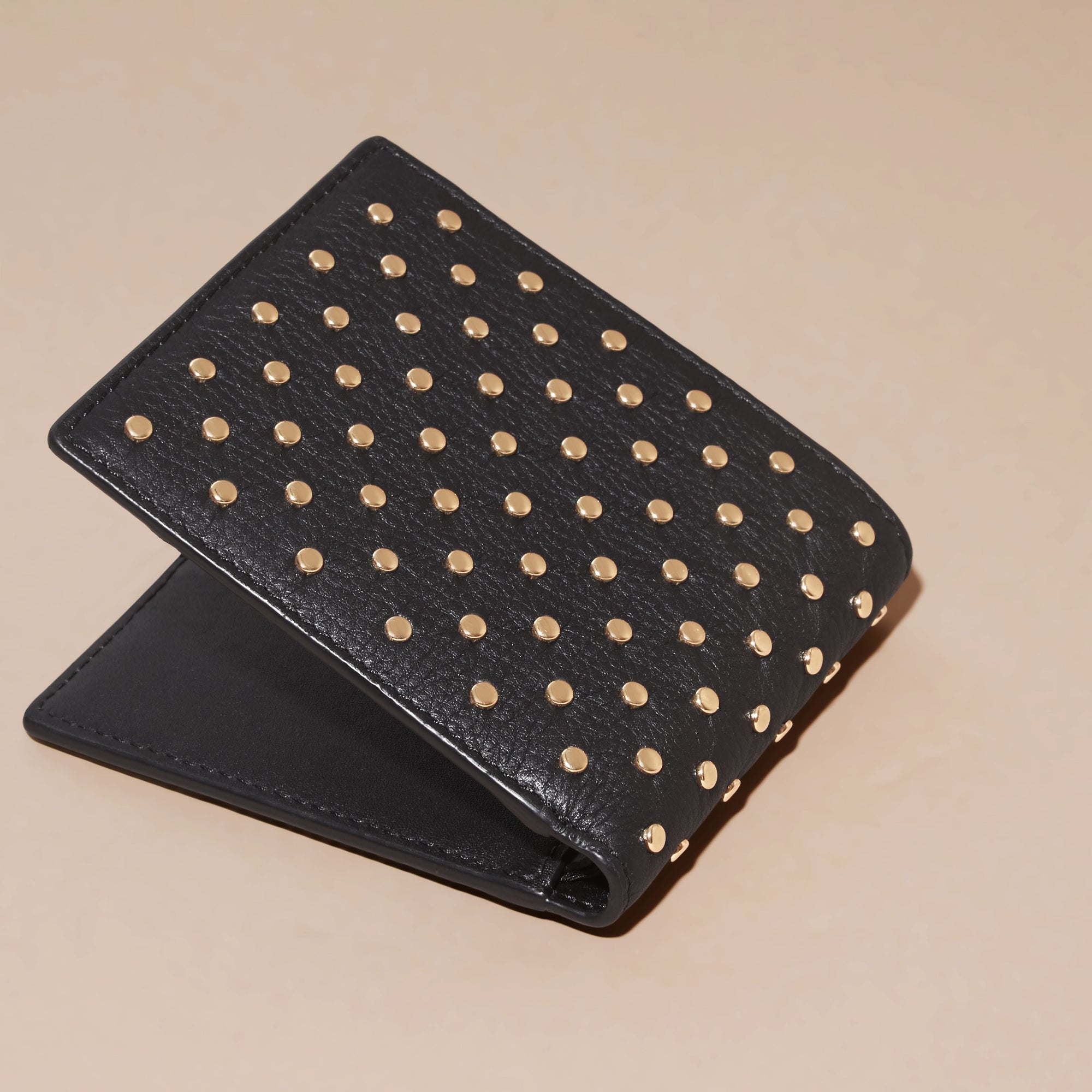 BLACK Portefeuille à rabat multidevise en cuir clouté