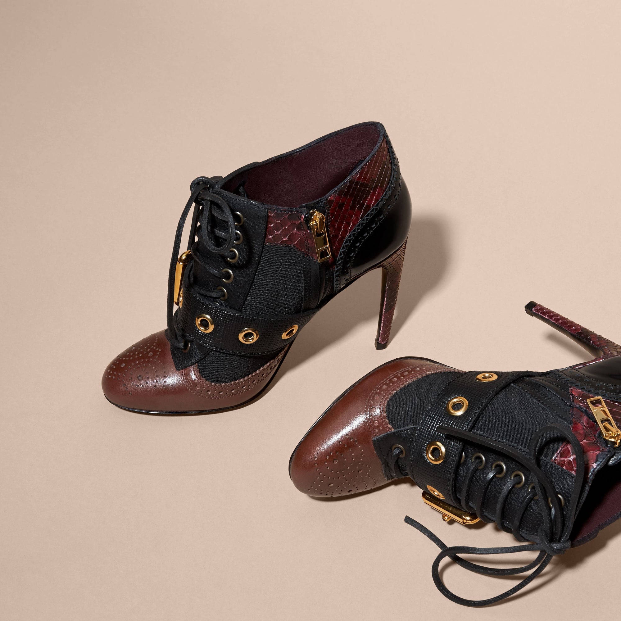 BORDEAUX Bottines en cuir et peau de serpent avec boucle