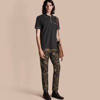CHARCOAL Polo en piqué de coton passepoilé