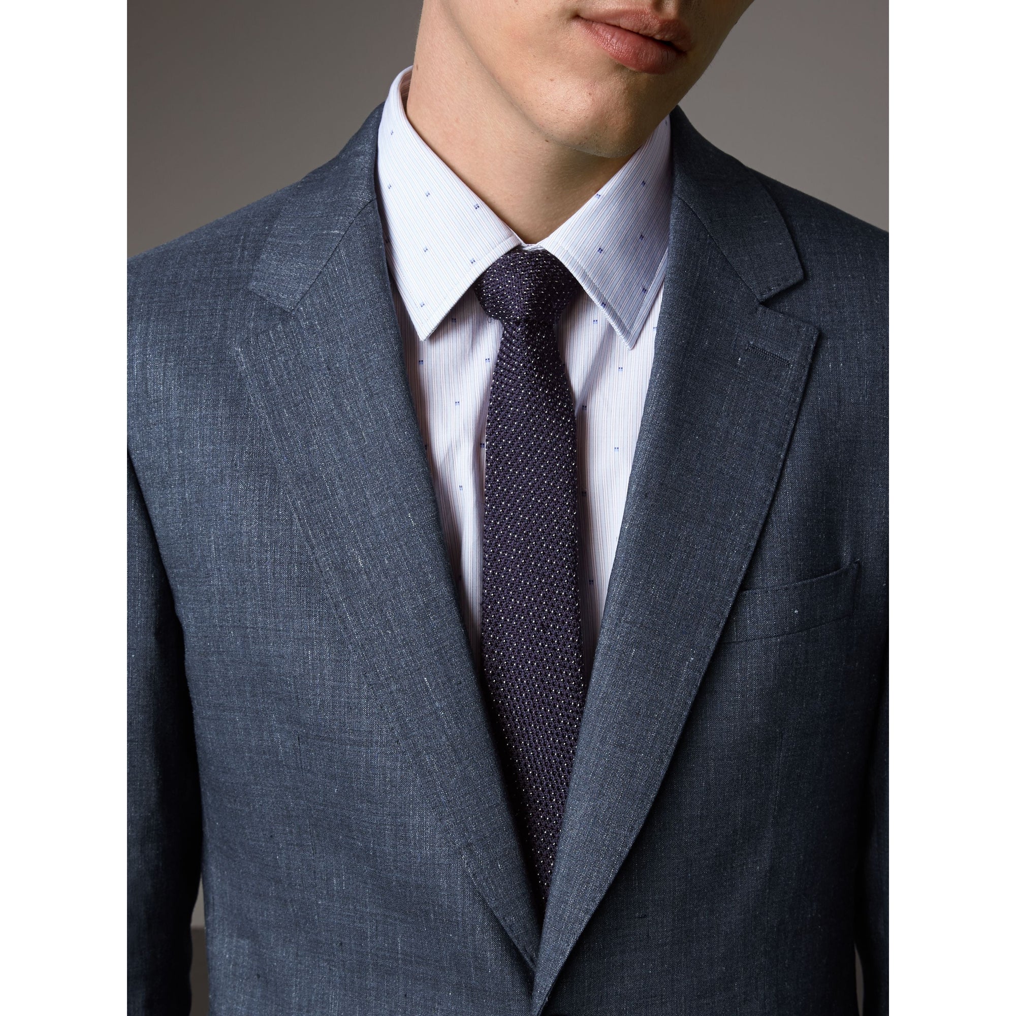 SLATE BLUE Costume de coupe moderne en lin et laine Travel Tailoring
