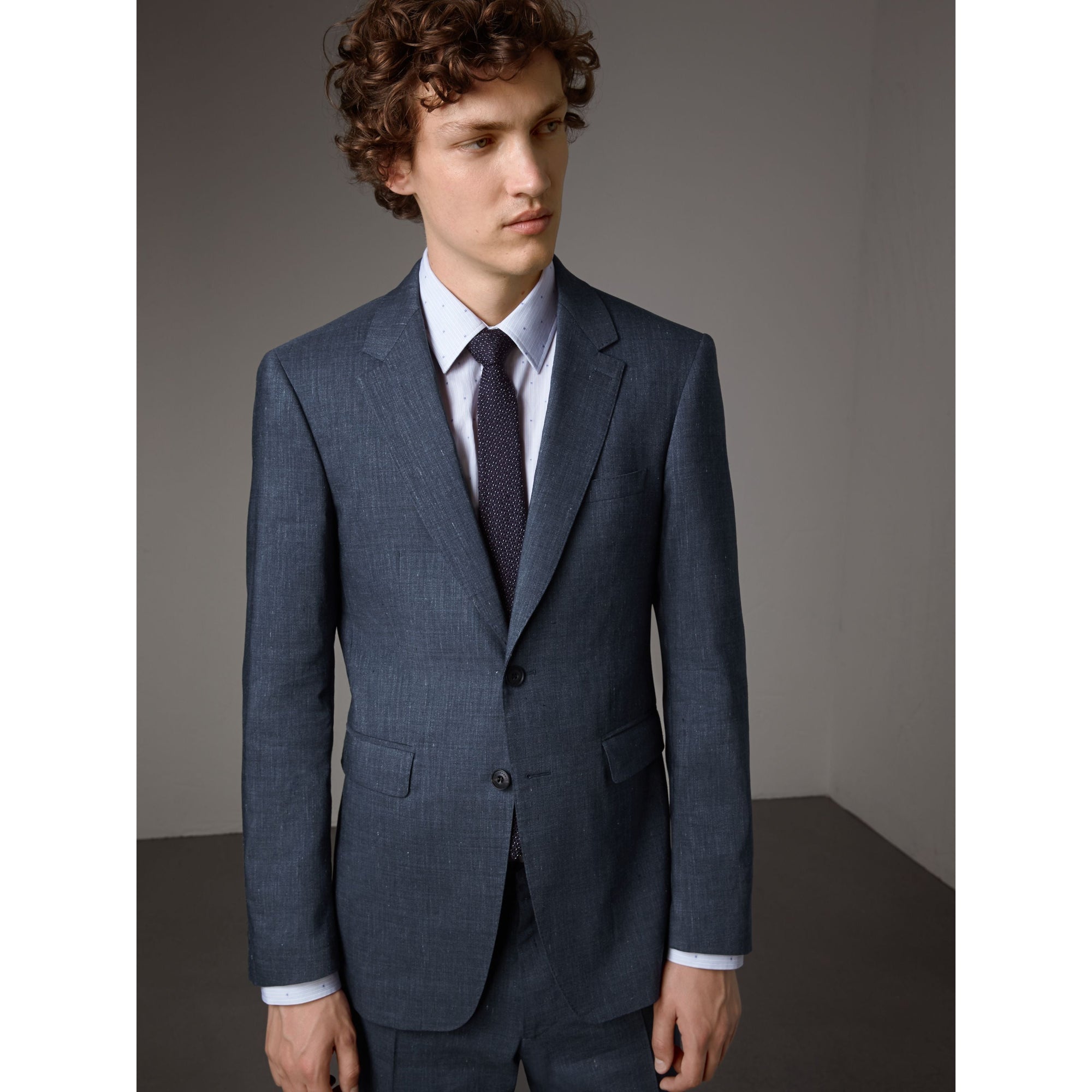 SLATE BLUE Costume de coupe moderne en lin et laine Travel Tailoring