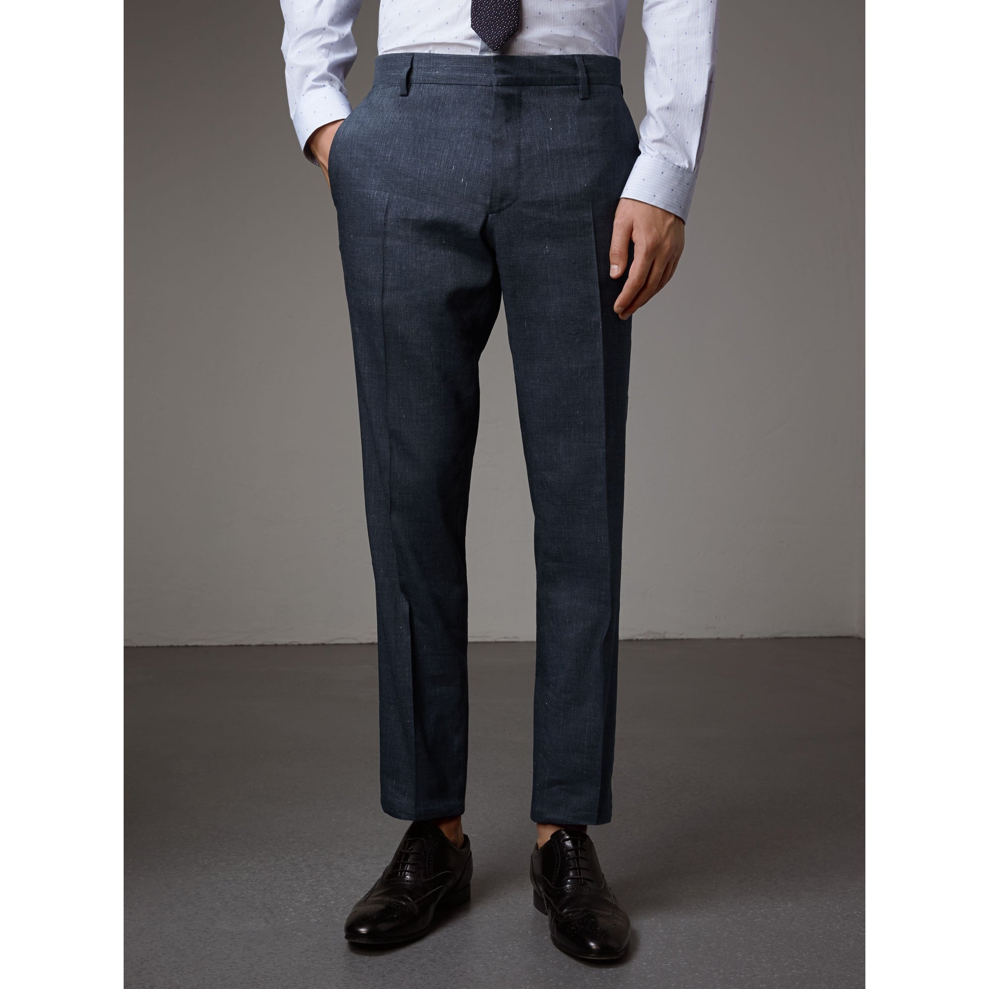 SLATE BLUE Costume de coupe moderne en lin et laine Travel Tailoring