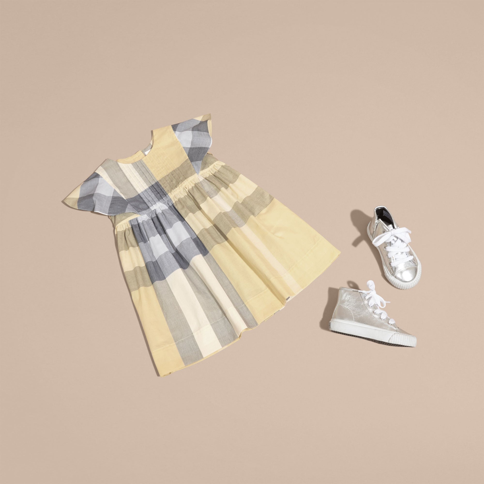 PALE YELLOW Robe en coton à motif check avec volants