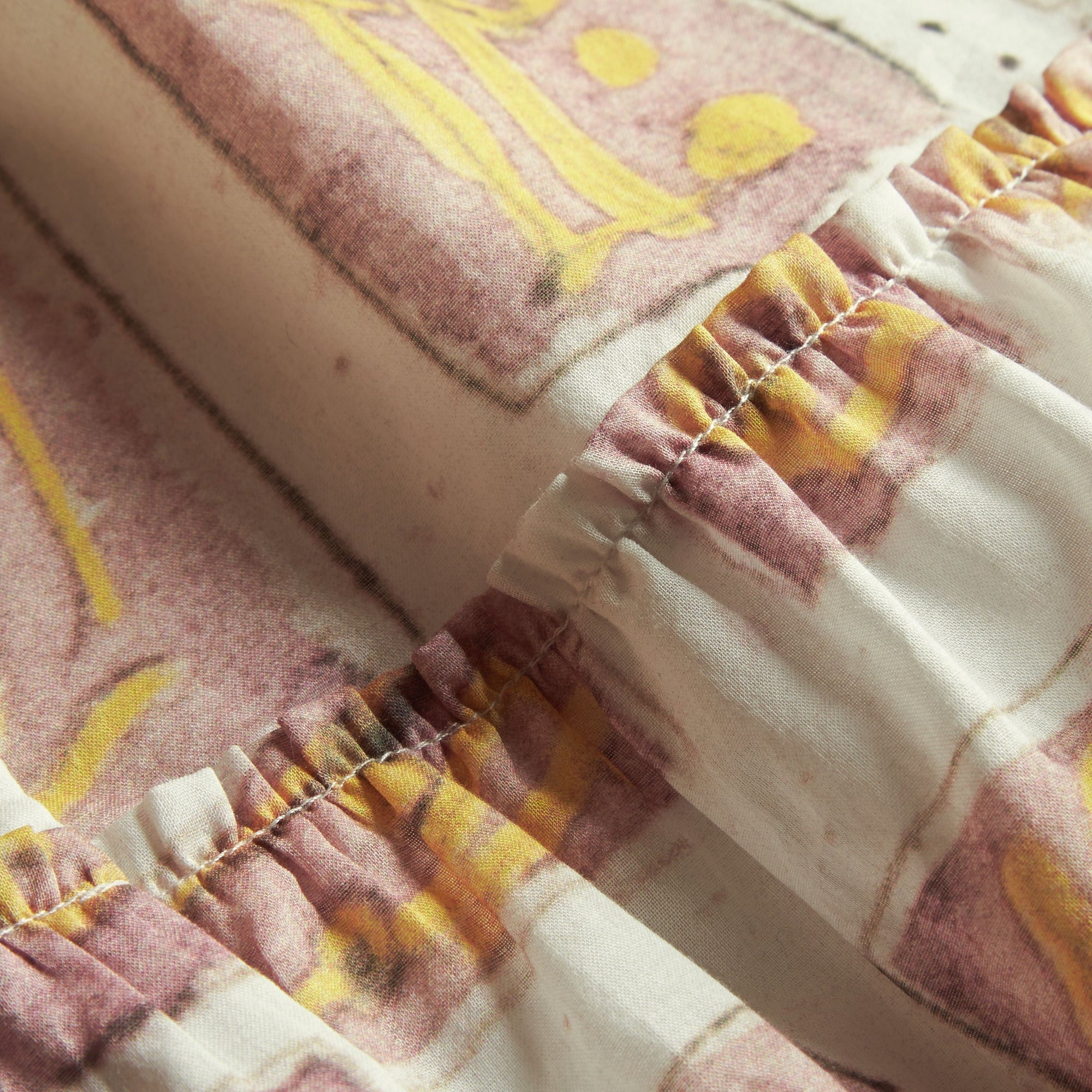 PALE ASH ROSE Robe en coton avec imprimé à motifs encadrés