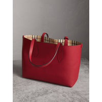 POPPY RED Petit sac tote réversible en cuir et tissu Haymarket check