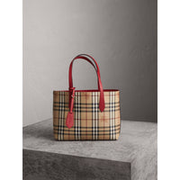 POPPY RED Petit sac tote réversible en cuir et tissu Haymarket check