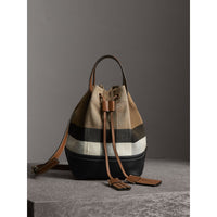 TAN Petit sac Burberry Bucket en toile Canvas check et cuir