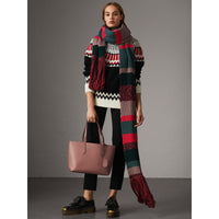 LIGHT ELDERBERRY Petit sac tote réversible en cuir et tissu Haymarket check
