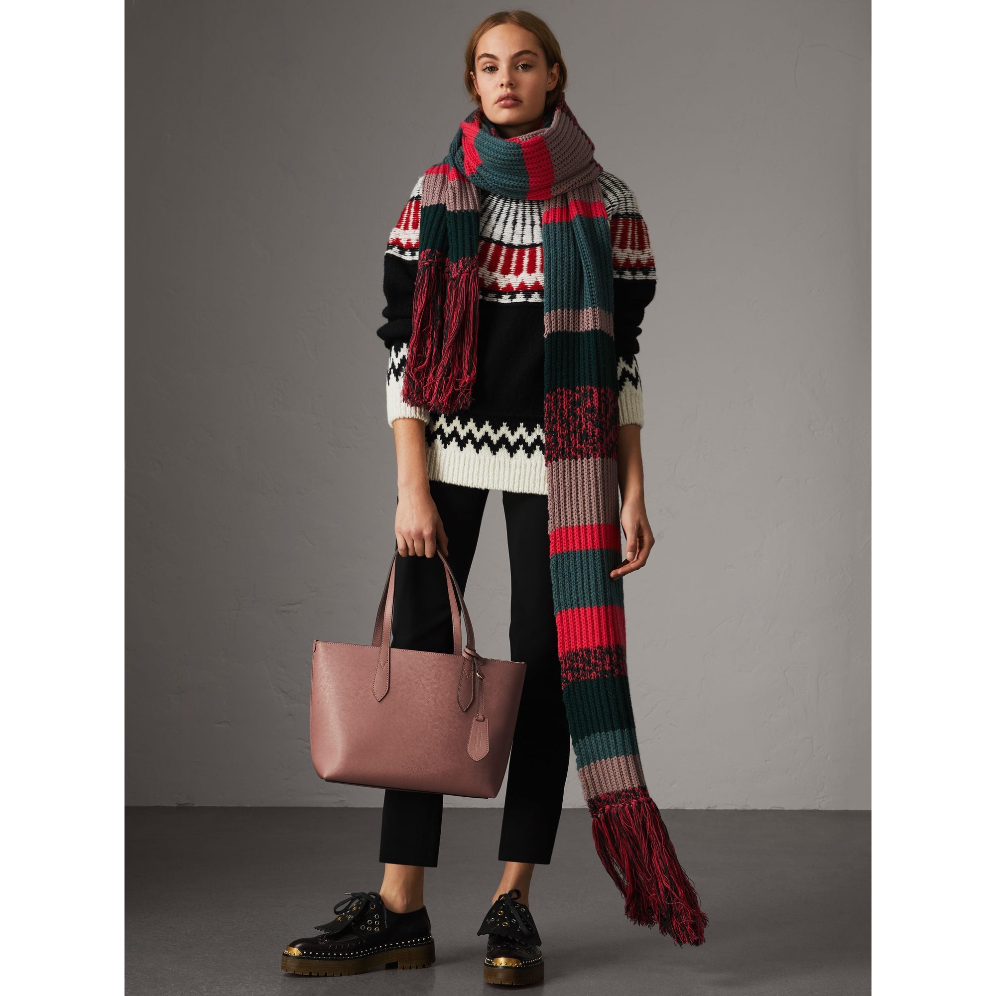 LIGHT ELDERBERRY Petit sac tote réversible en cuir et tissu Haymarket check