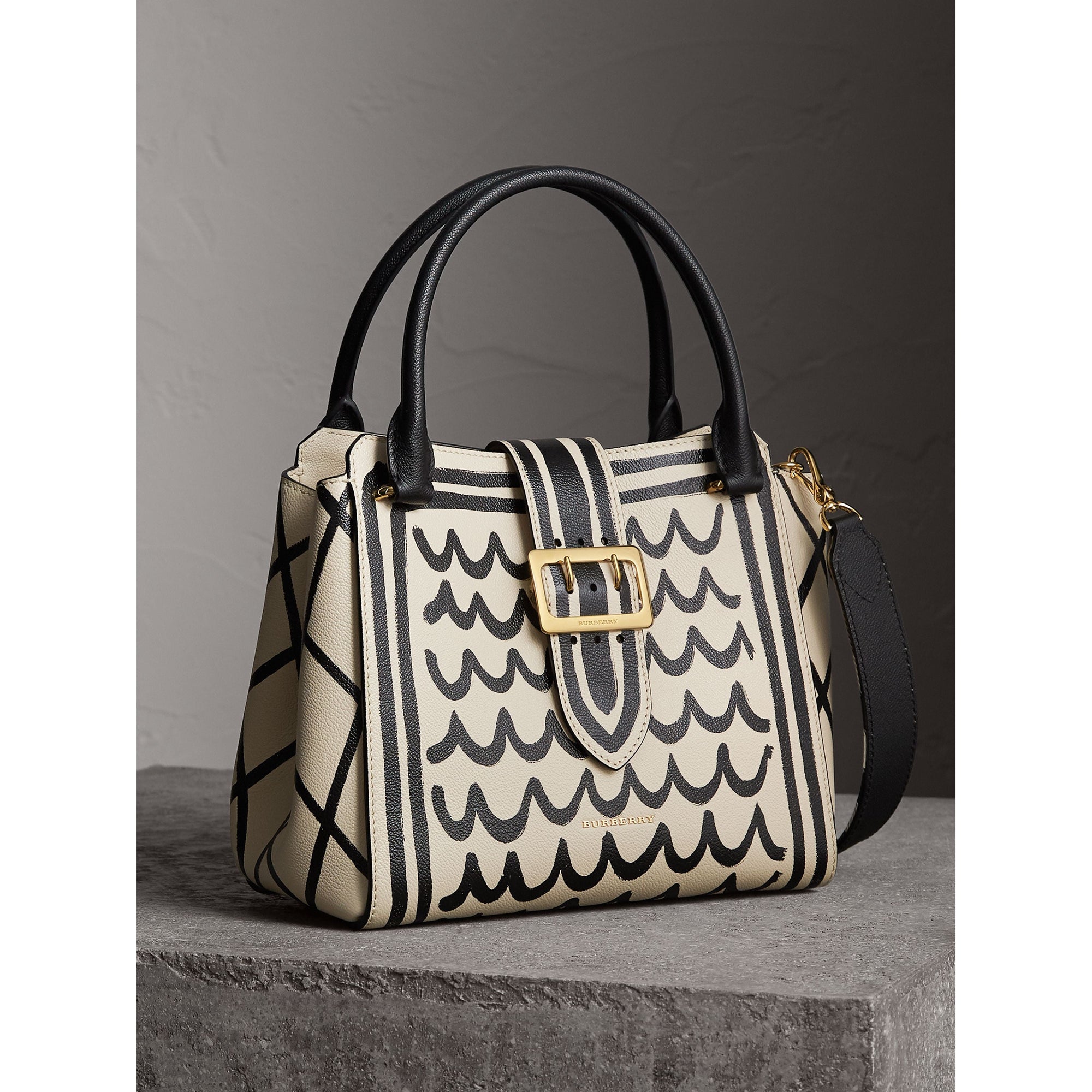 LIMESTONE Sac tote The Buckle medium en cuir à imprimé trompe-l'œil