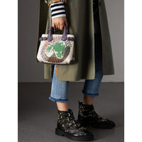 DUSTY VIOLET Sac The Baby Banner en cuir avec imprimé Pallas Heads