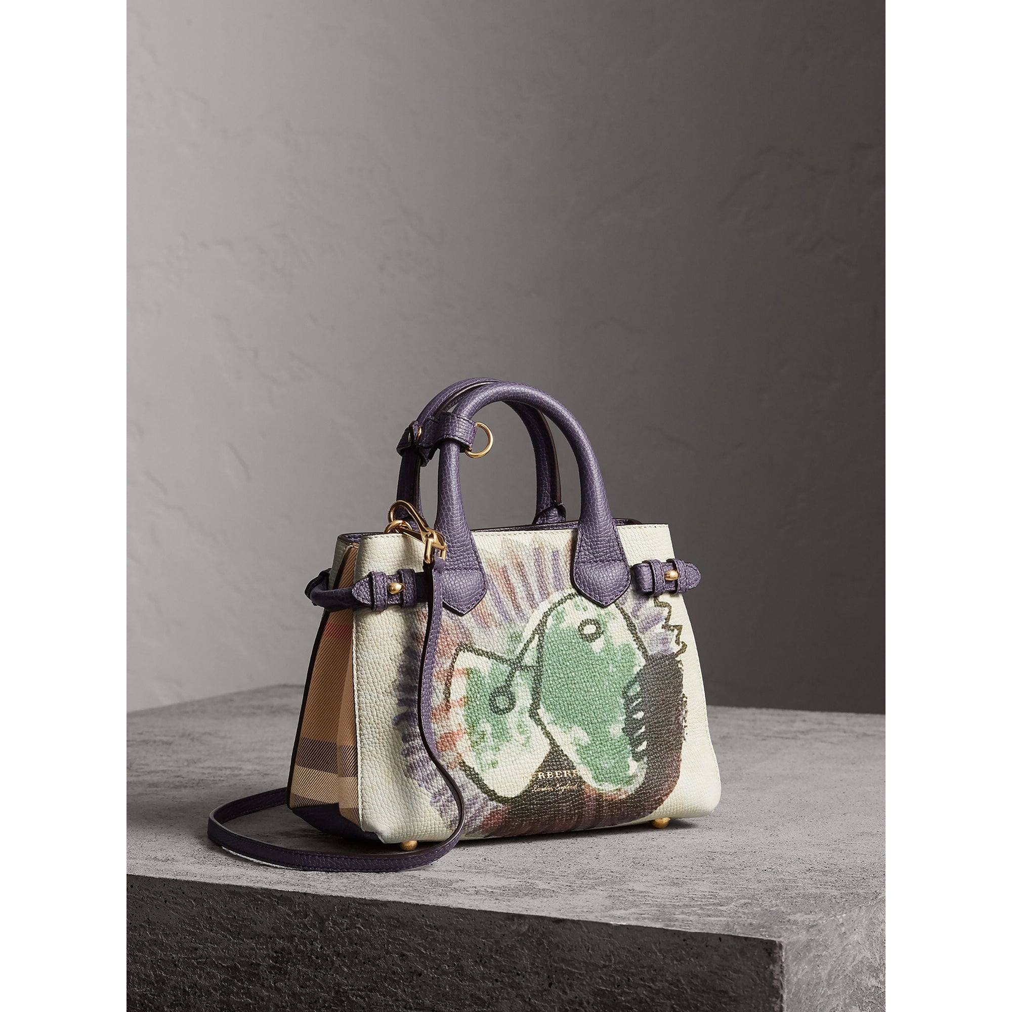 DUSTY VIOLET Sac The Baby Banner en cuir avec imprimé Pallas Heads