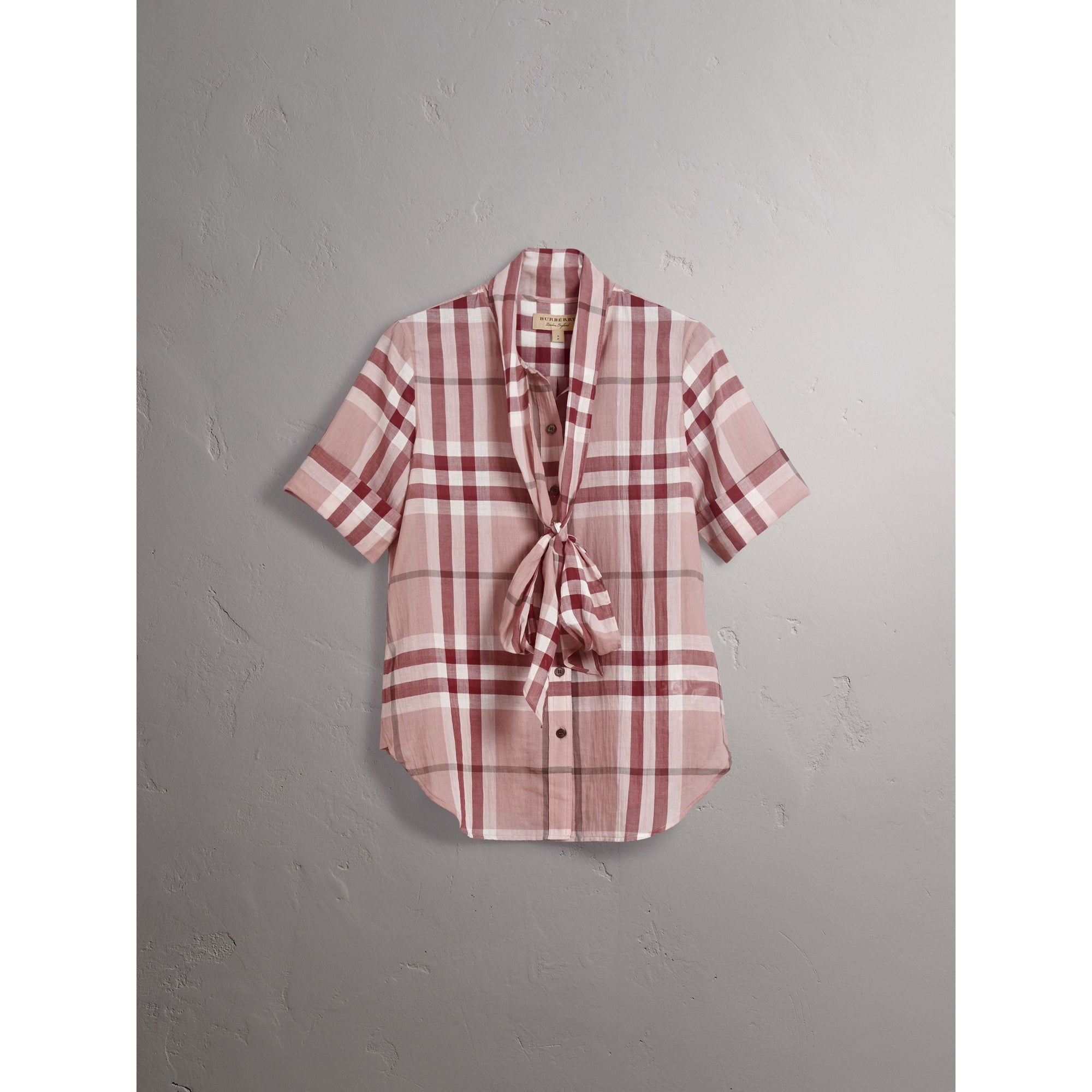 ANTIQUE PINK Chemise à manches courtes en coton à motif check avec col lavallière