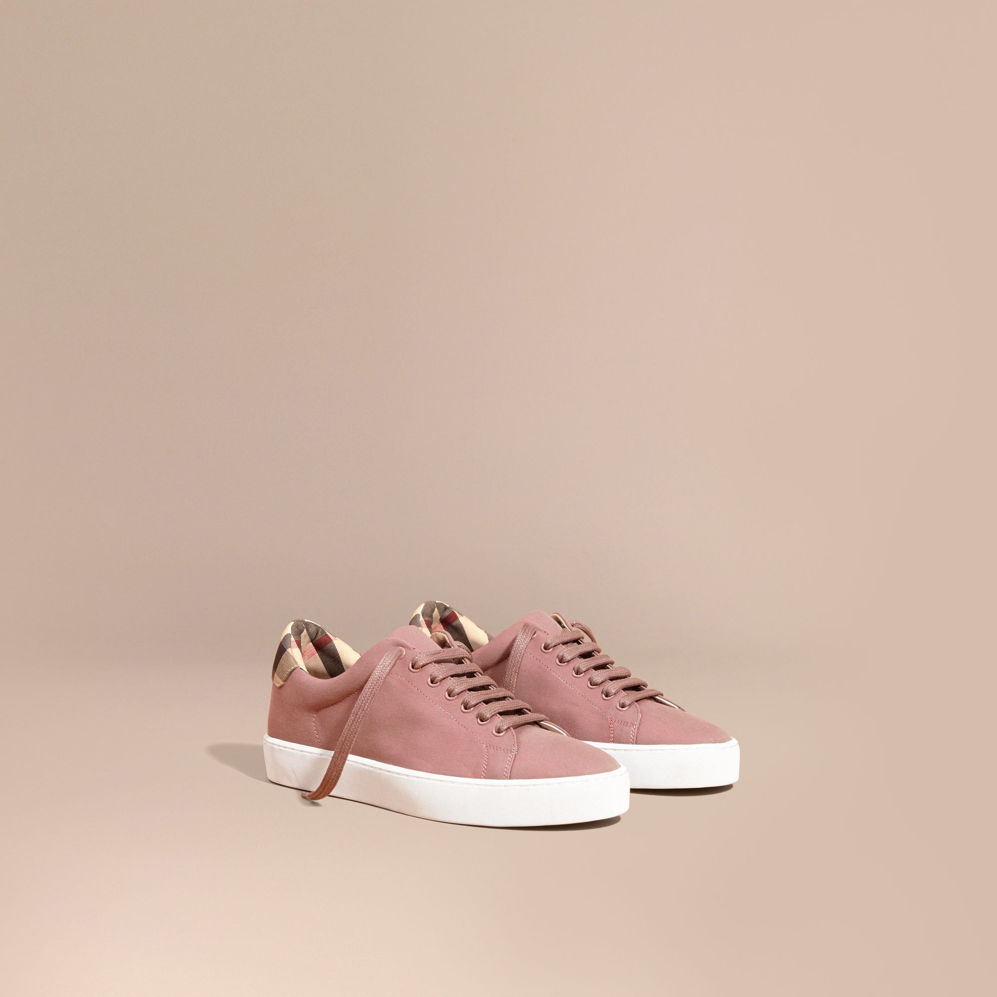 ANTIQUE ROSE Sneakers en coton avec motif check