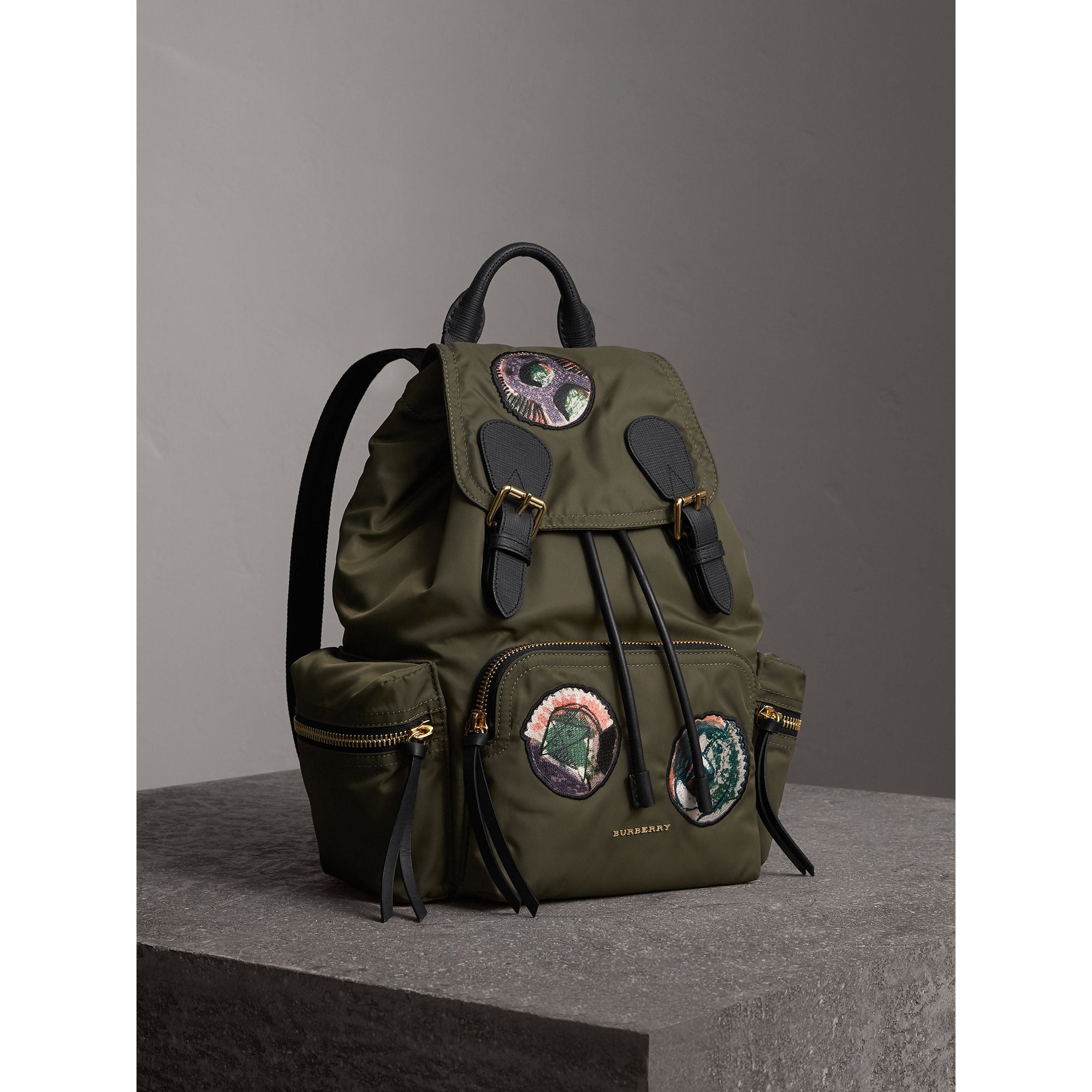 CANVAS GREEN Sac The Rucksack medium en nylon technique avec appliqué à motif Pallas Heads