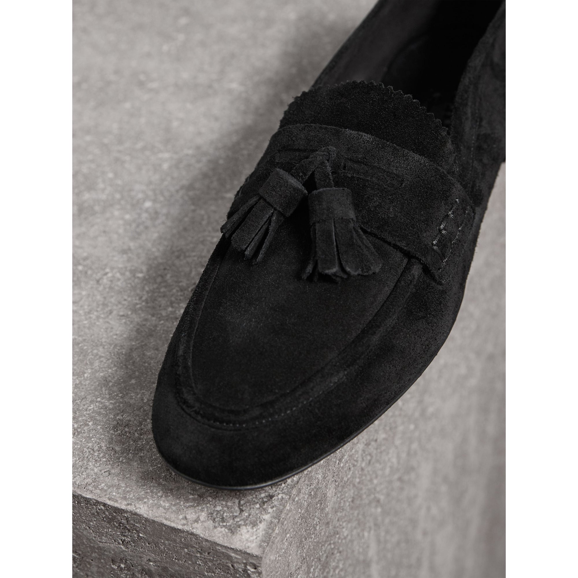 BLACK Mocassins en cuir velours avec pampilles