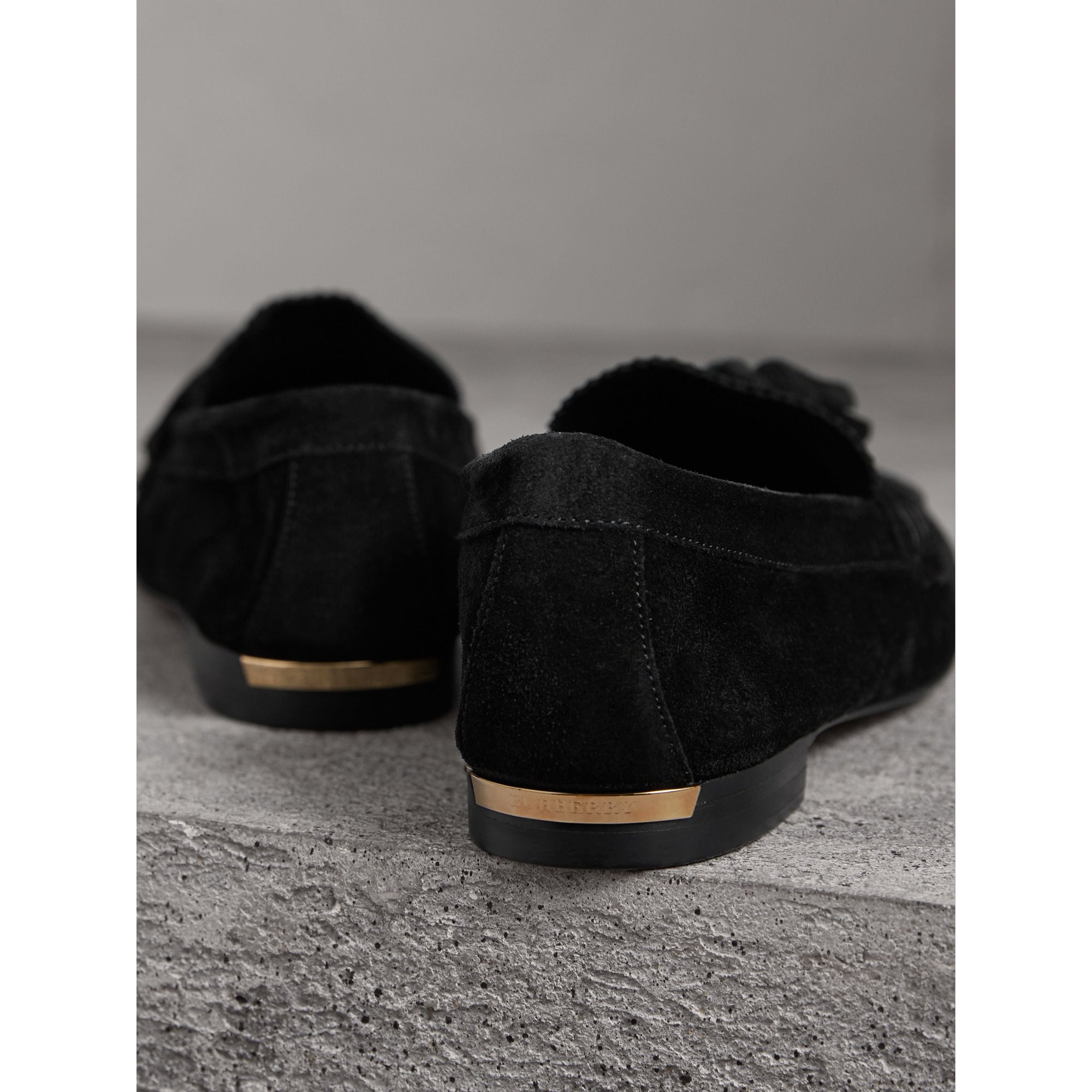BLACK Mocassins en cuir velours avec pampilles