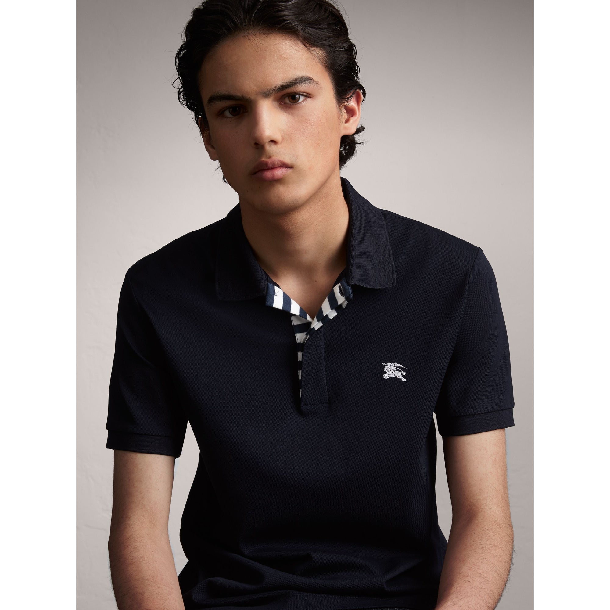 NAVY Polo en piqué de coton avec patte rayée