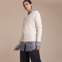 NATURAL WHITE Pull en laine et cachemire avec panneaux en maille torsadée et côtelée