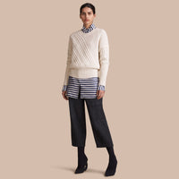 NATURAL WHITE Pull en laine et cachemire avec panneaux en maille torsadée et côtelée