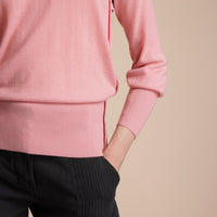 APRICOT PINK Pull à encolure ras du cou en maille de cachemire ajourée