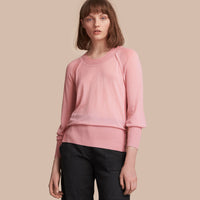 APRICOT PINK Pull à encolure ras du cou en maille de cachemire ajourée