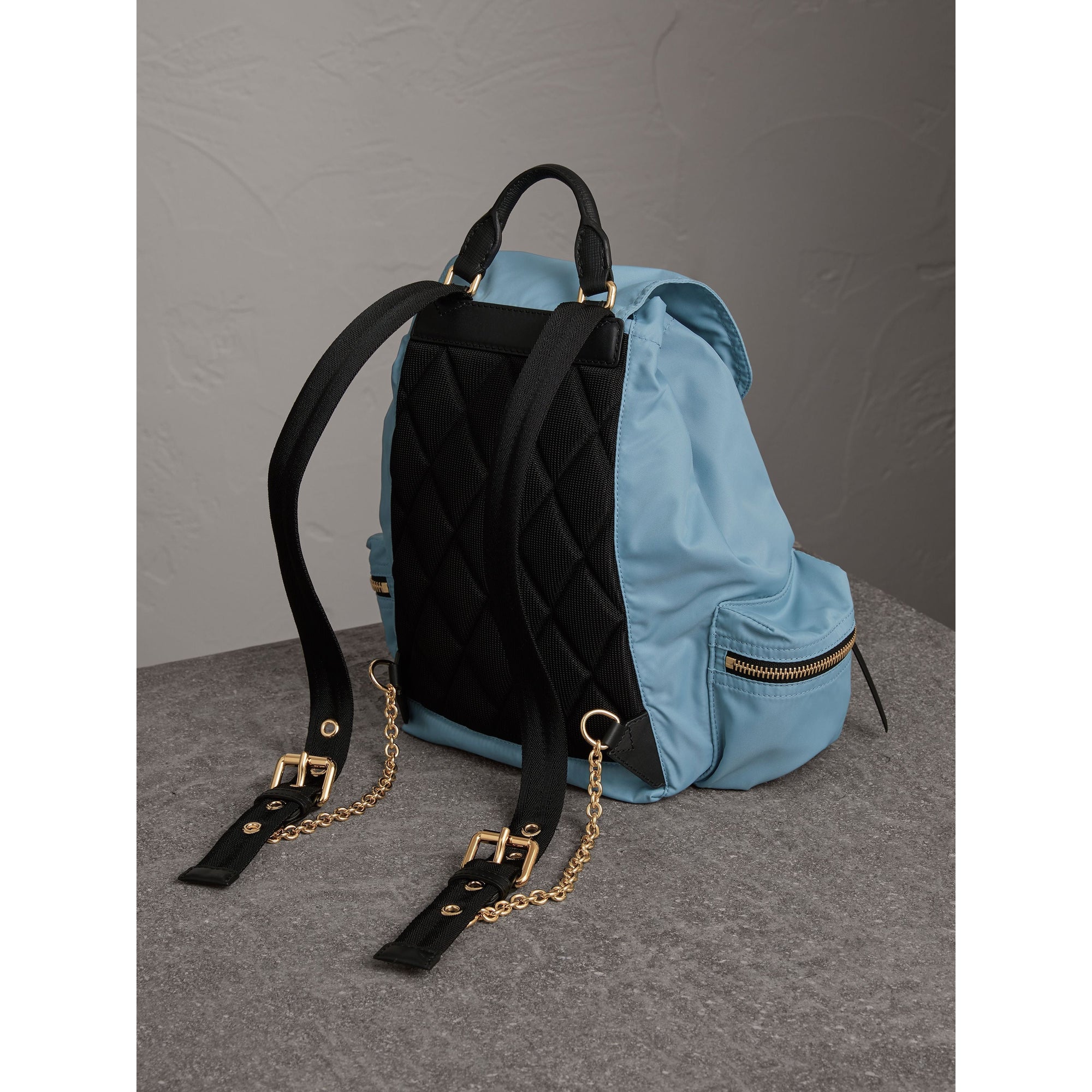 PALE BLUEBELL Sac The Rucksack moyen en nylon technique et cuir