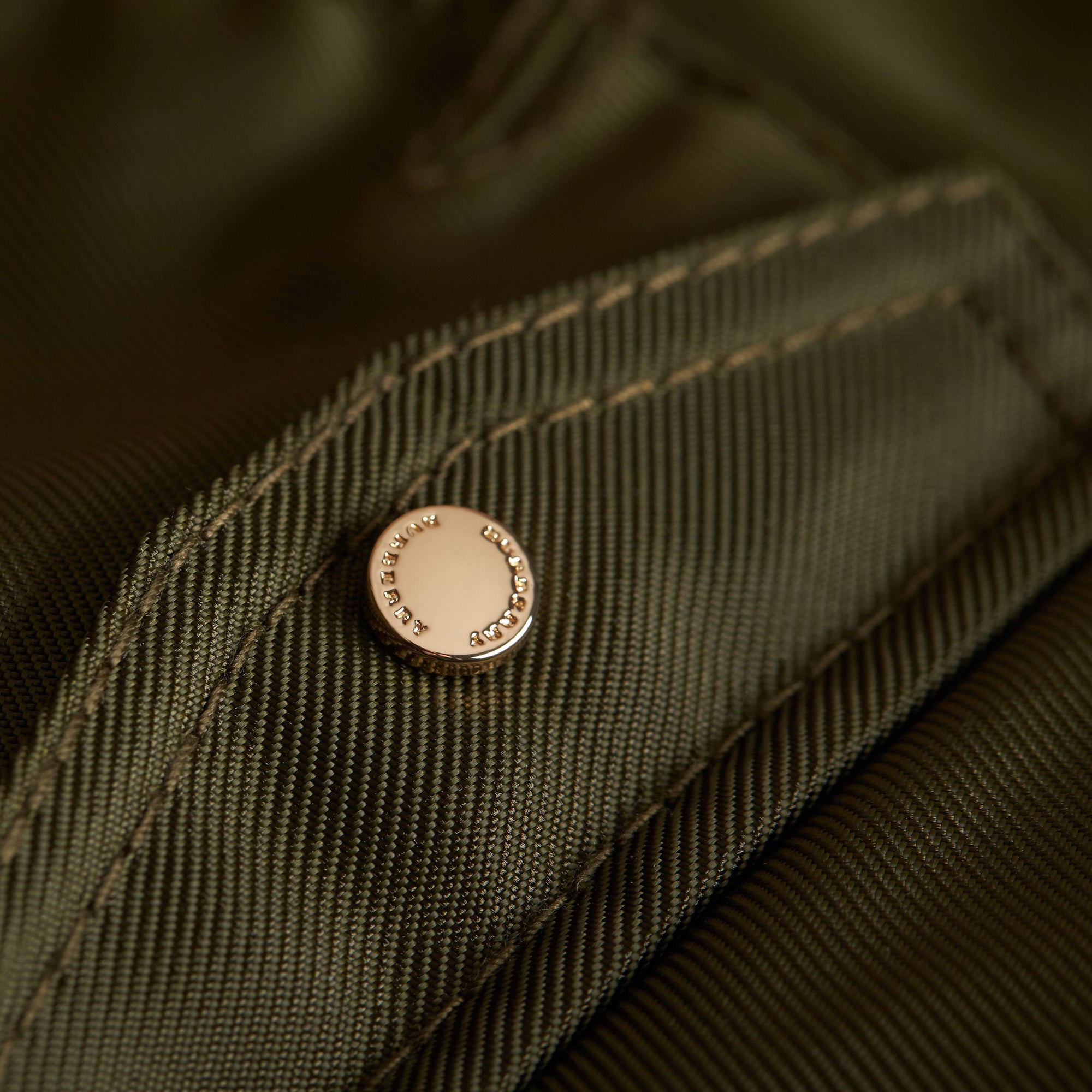 CAPER GREEN Bomber à capuche en sergé technique